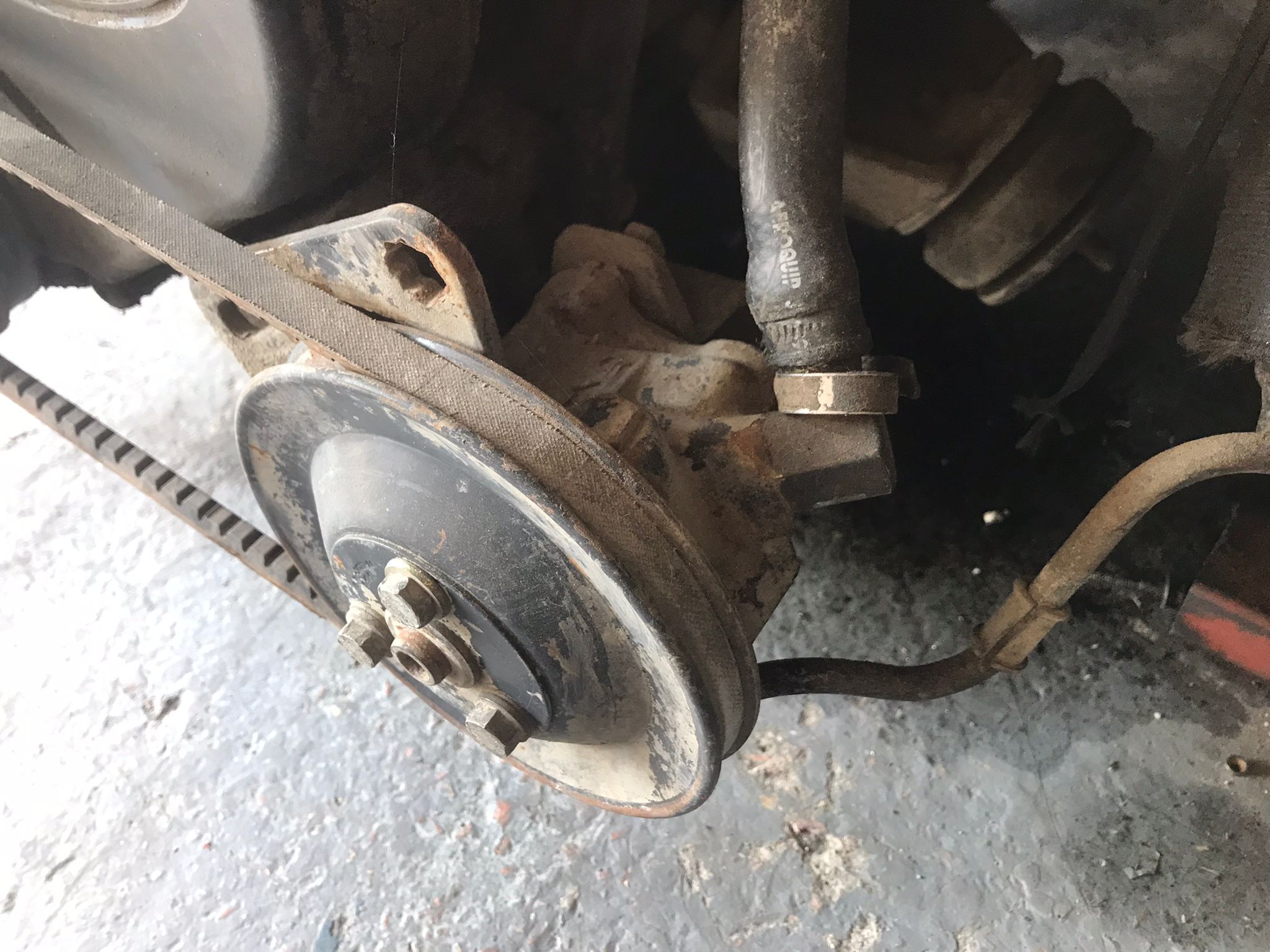 FORD TRANSİT HİDROLİK DİREKSİYON POMPASI T15